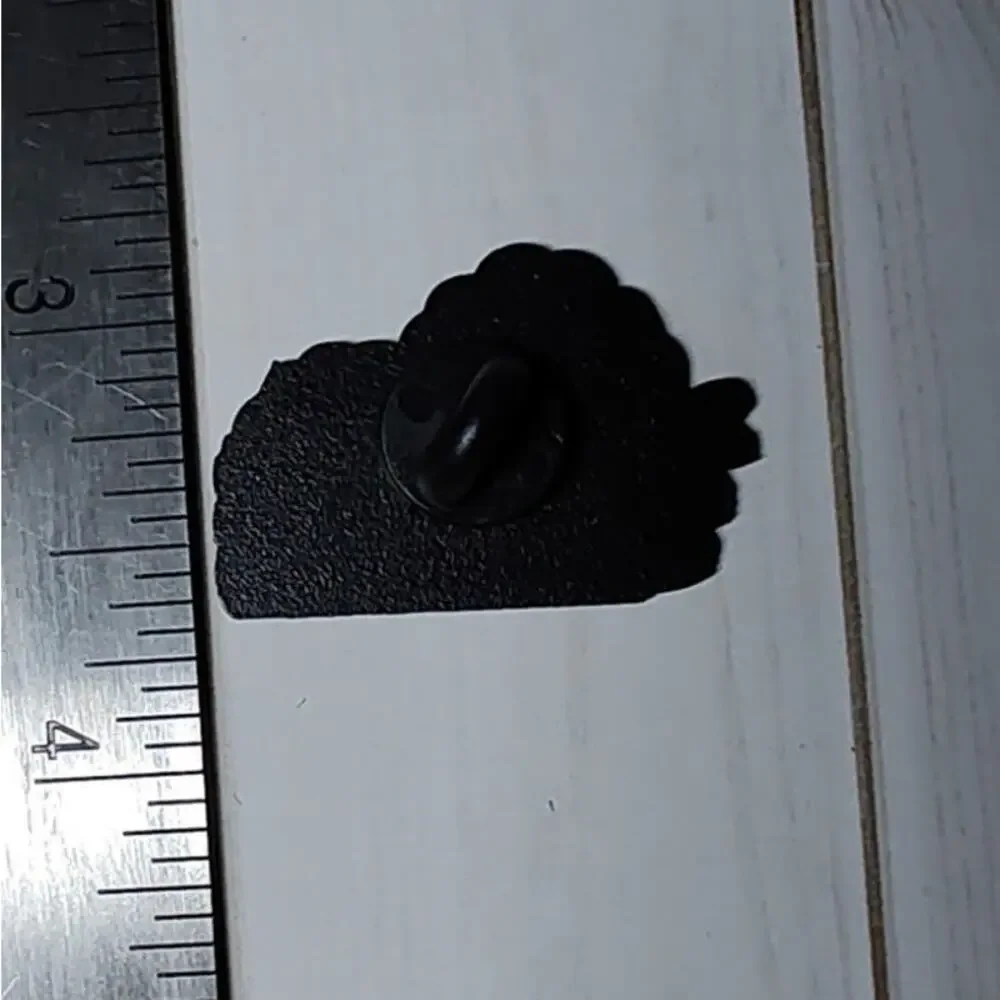 Cute Black Cat Hiding in The Bushes Pin Kitty Lapel Hat Funny Brooch